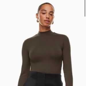 NWOT Aritzia contour Babaton contour shirt brown